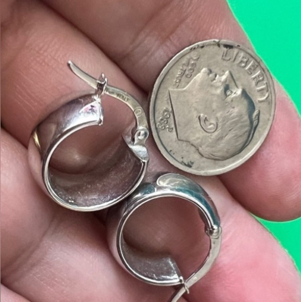 ❌❌*SOLD* 14K White Gold Earrings *SOLD*❌❌